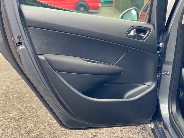 Peugeot 308 1.6 Vti S Black #41