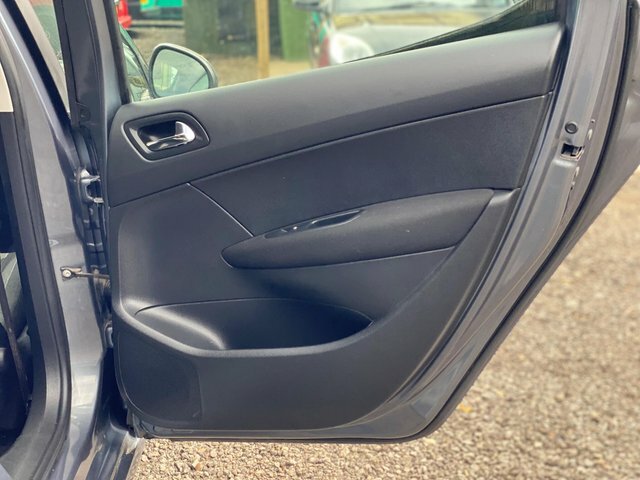 Peugeot 308 1.6 Vti S Black #37