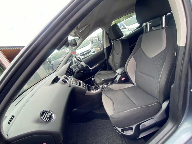 Peugeot 308 1.6 Vti S Black #14