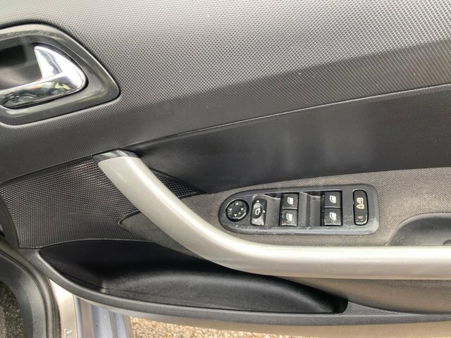 Peugeot 308 1.6 Vti S Black #34
