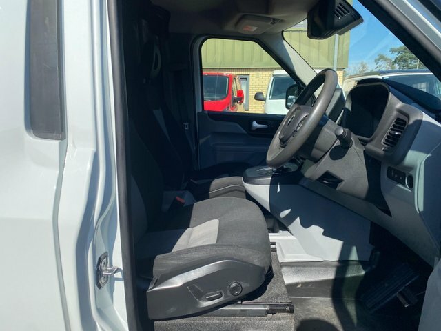 LEVC VN5 31Kwh Business Euro 6 Range Extender White #5