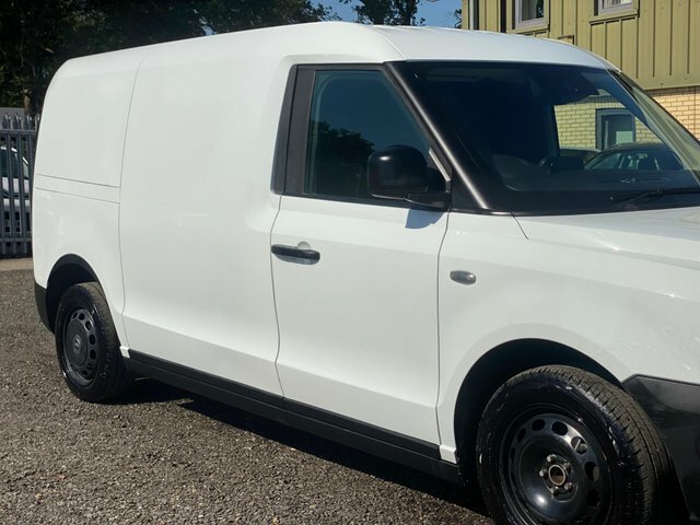 LEVC VN5 City Phev 1.5L 110Kw 31Kwh 150Ps White #25