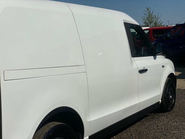 LEVC VN5 City Phev 1.5L 110Kw 31Kwh 150Ps White #31