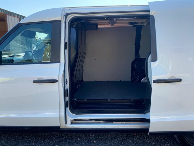 LEVC VN5 City Phev 1.5L 110Kw 31Kwh 150Ps White #45