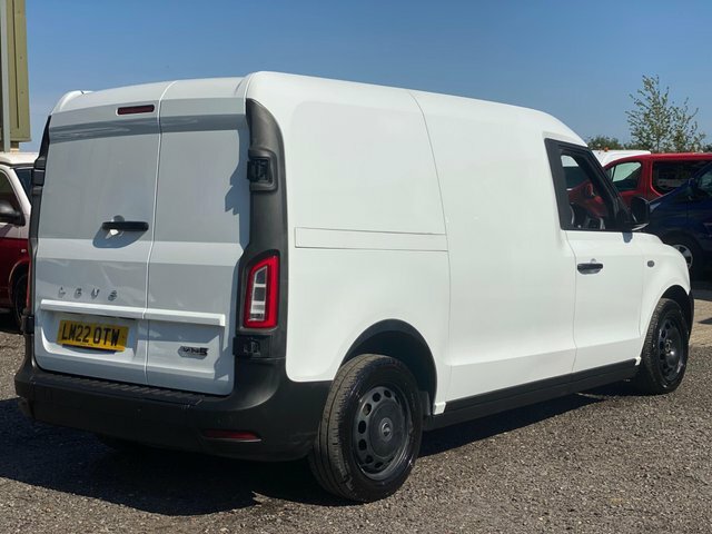 LEVC VN5 31Kwh Business Euro 6 Range Extender White #4