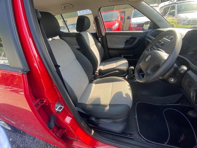 Skoda Fabia 1.2 Htp 6V 1 Red #6