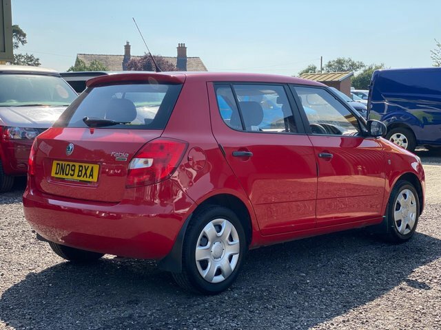 Skoda Fabia 1.2 Htp 6V 1 Red #4