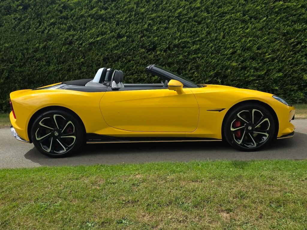 MG Cyberster 375Kw Gt Dual Motor 77 Kwh Awd #6