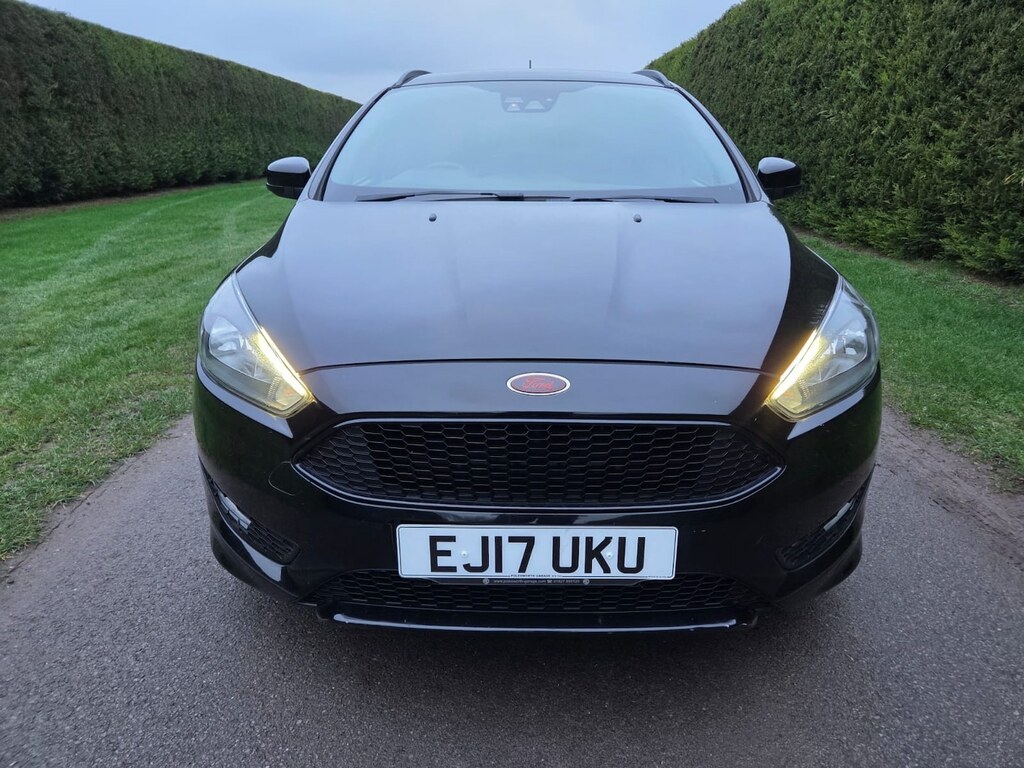 Ford Focus 1.5 Tdci 120 St-line Black #2
