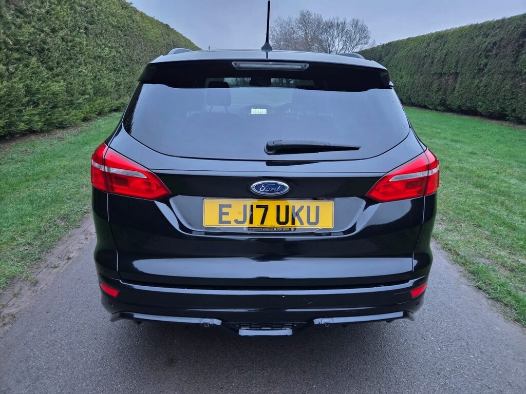 Ford Focus 1.5 Tdci 120 St-line Black #5