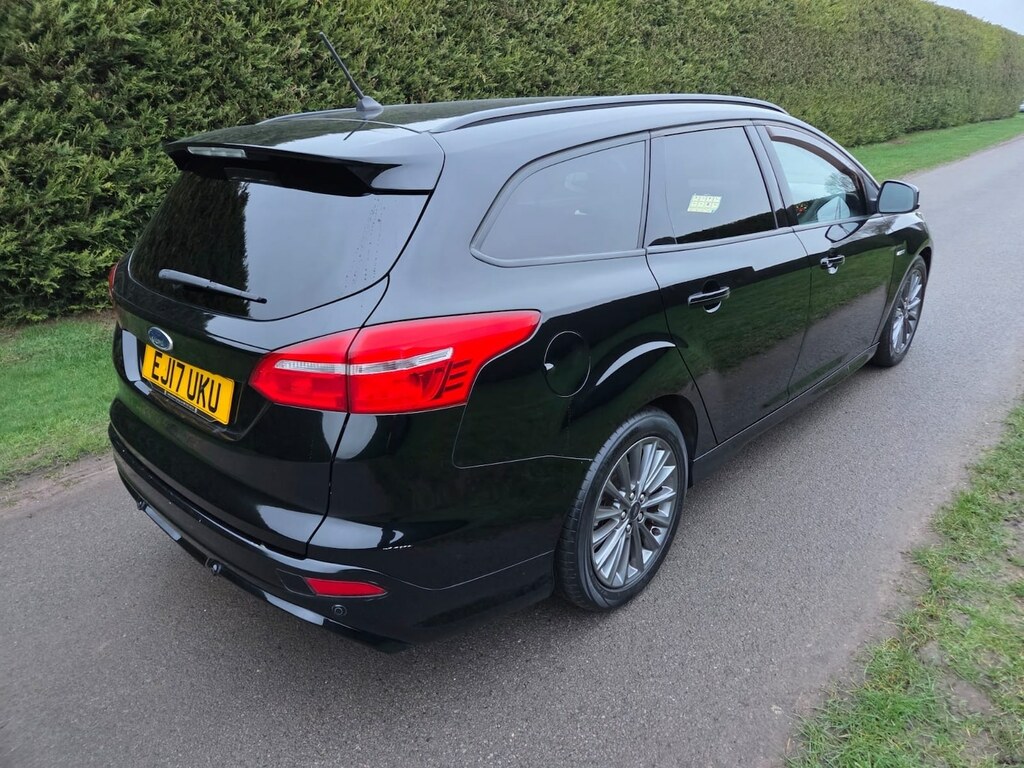 Ford Focus 1.5 Tdci 120 St-line Black #6