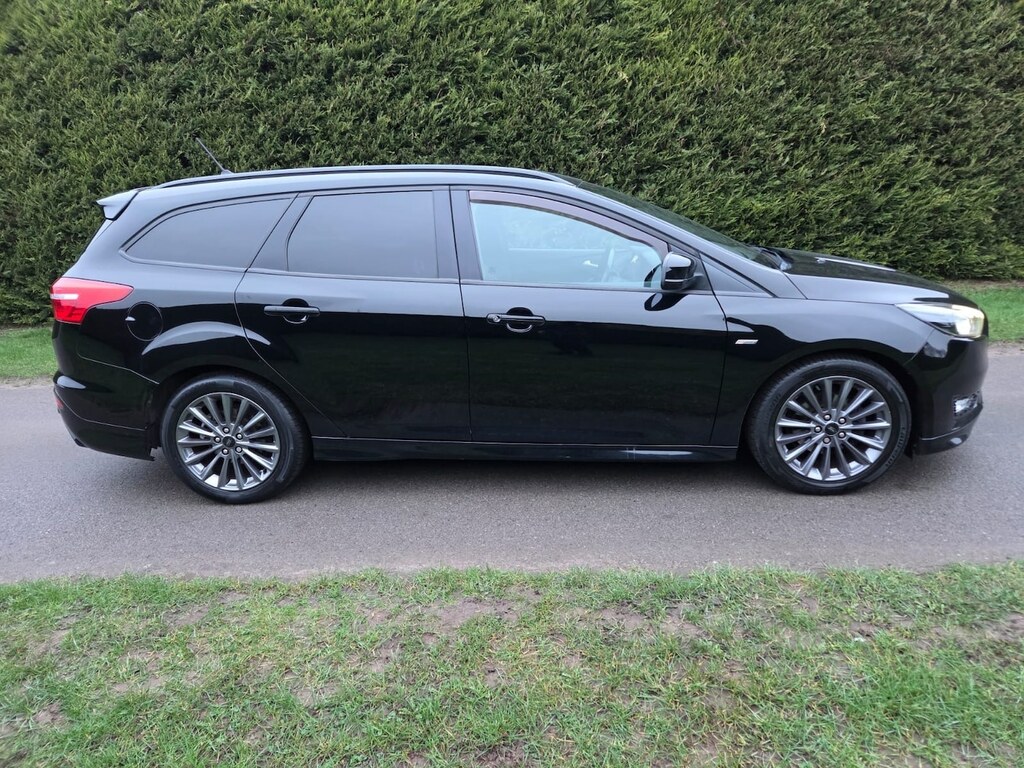 Ford Focus 1.5 Tdci 120 St-line Black #3