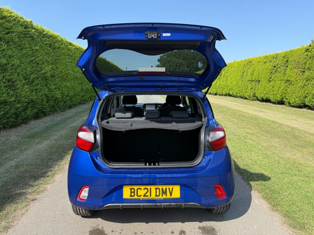 Hyundai I10 Hatchback Silver #8