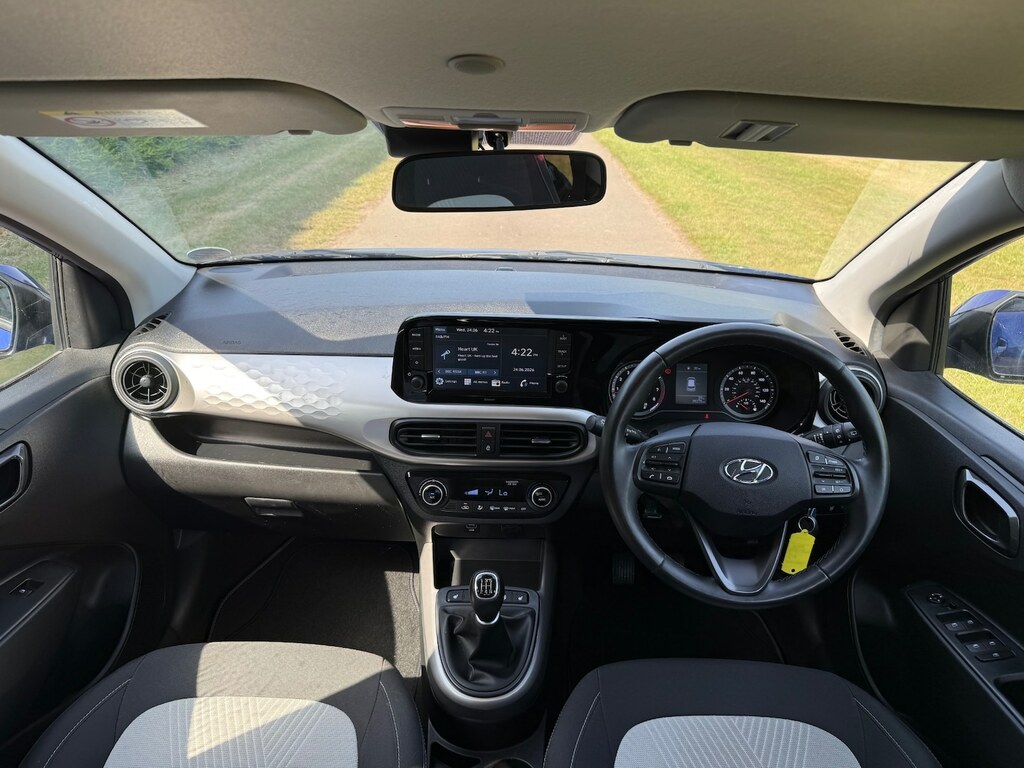 Hyundai I10 Hatchback Silver #10