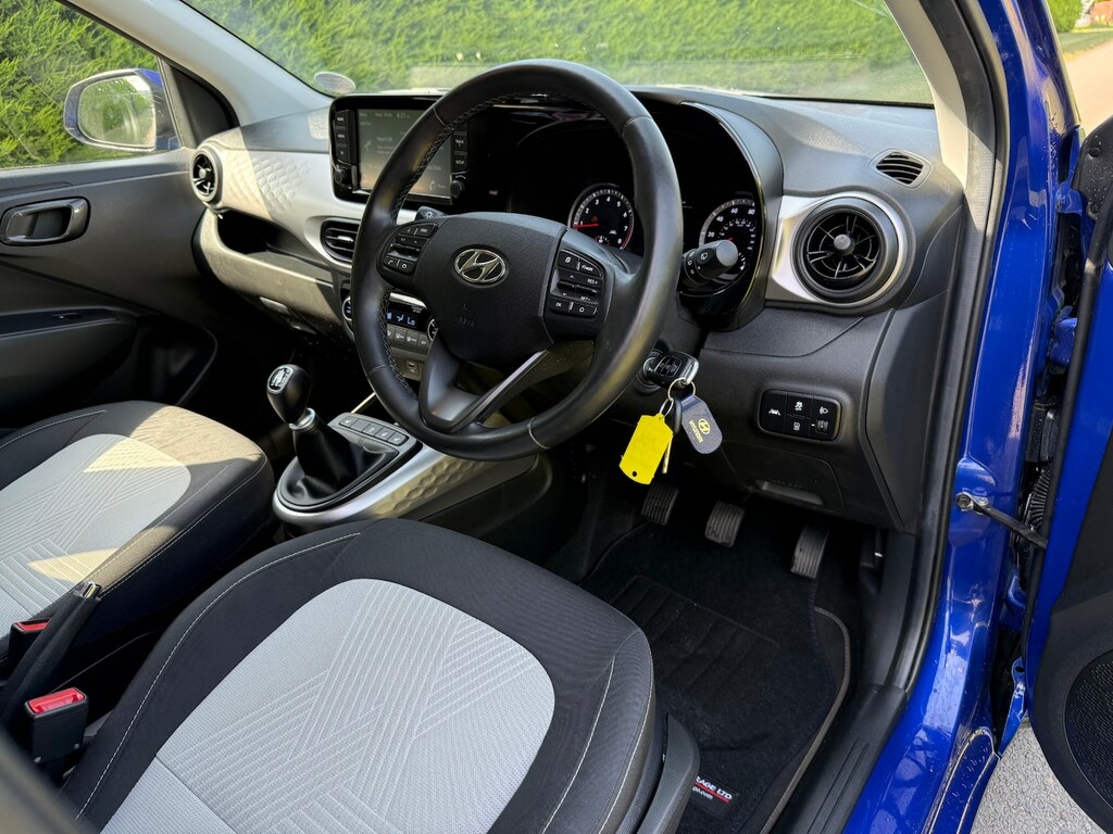 Hyundai I10 Hatchback Silver #9