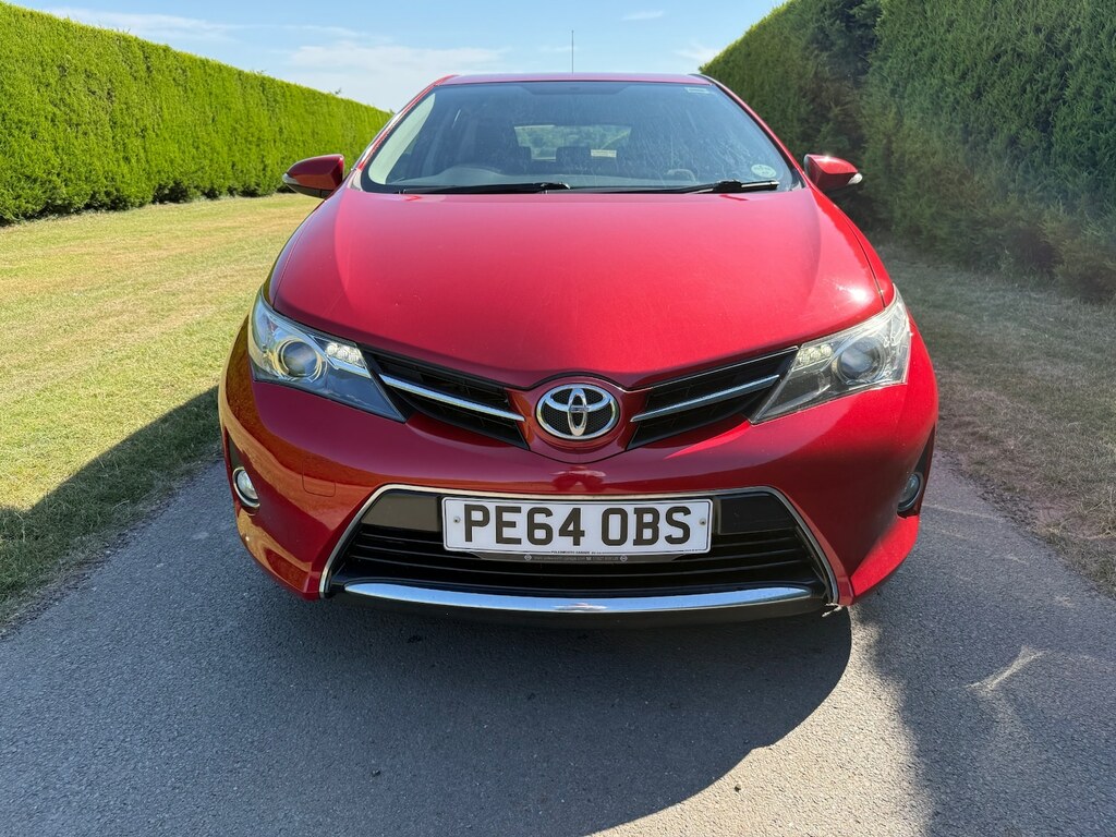 Toyota Auris 1.4 D-4d Icon  #2