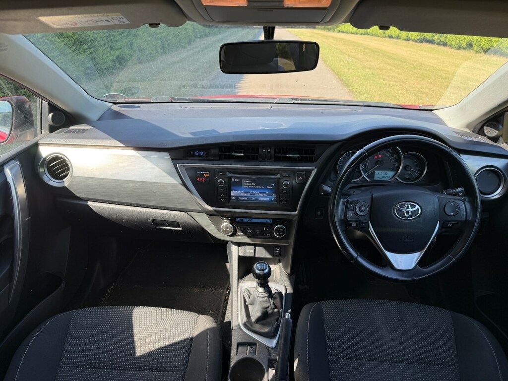 Toyota Auris 1.4 D-4d Icon Plus Euro 5 Ss Black #10