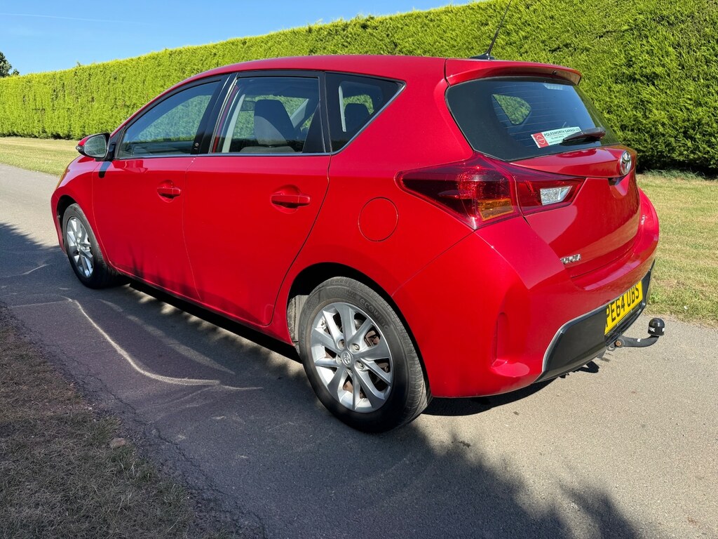 Toyota Auris 1.4 D-4d Icon  #5