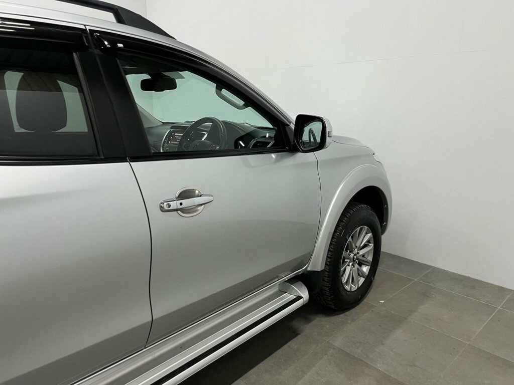 Mitsubishi L200 2.4L Dc Barbarian Black #21