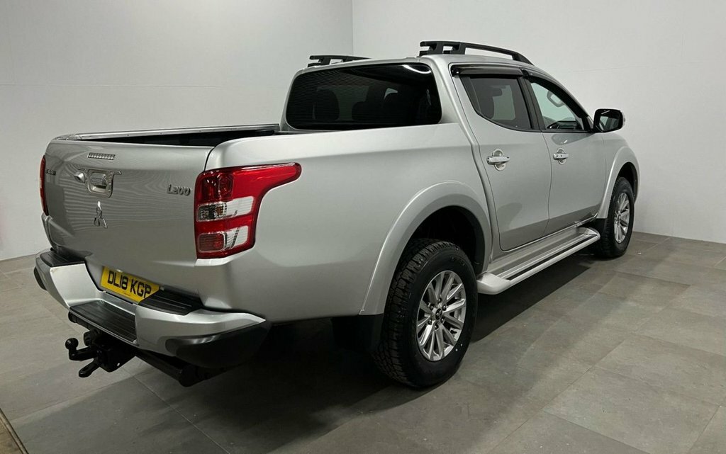 Mitsubishi L200 2.4L Dc Barbarian Black #19
