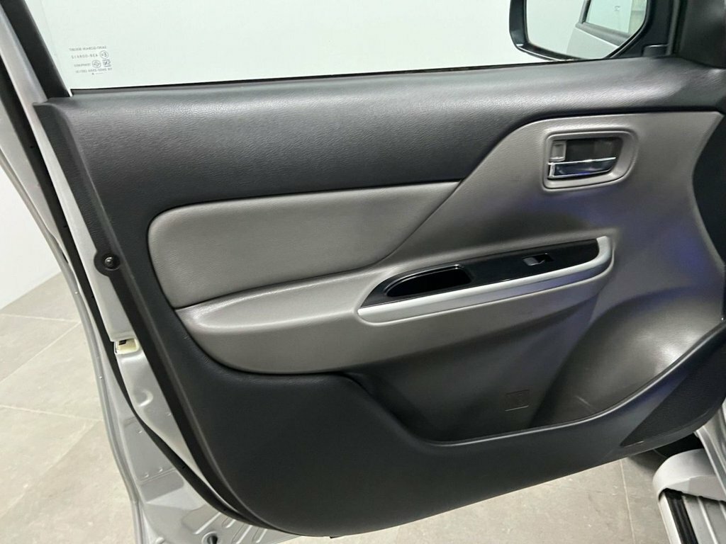 Mitsubishi L200 2.4L Dc Barbarian Black #29