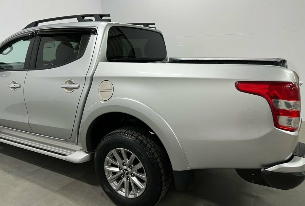Mitsubishi L200 2.4L Dc Barbarian Black #16
