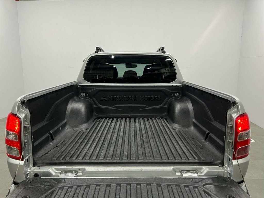 Mitsubishi L200 2.4L Dc Barbarian Black #50