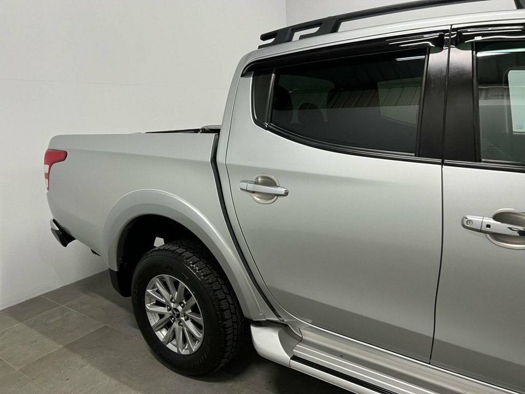 Mitsubishi L200 2.4L Dc Barbarian Black #9