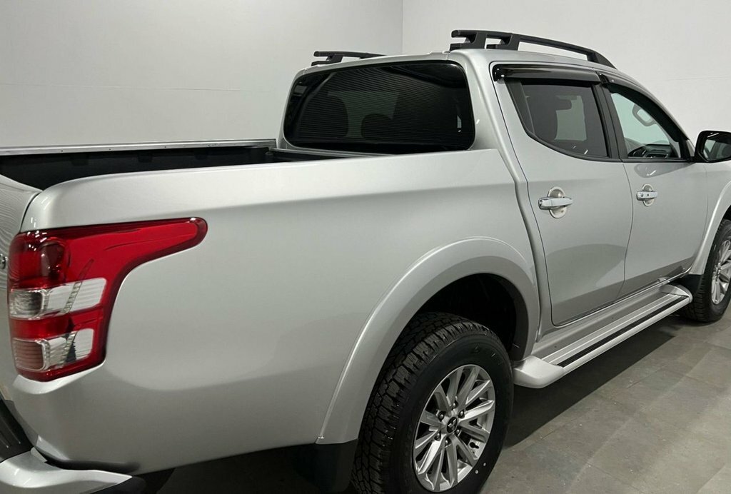 Mitsubishi L200 2.4L Dc Barbarian Black #20