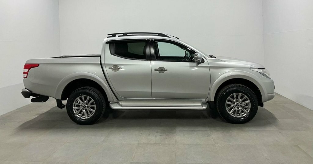 Mitsubishi L200 2.4L Dc Barbarian Silver #4