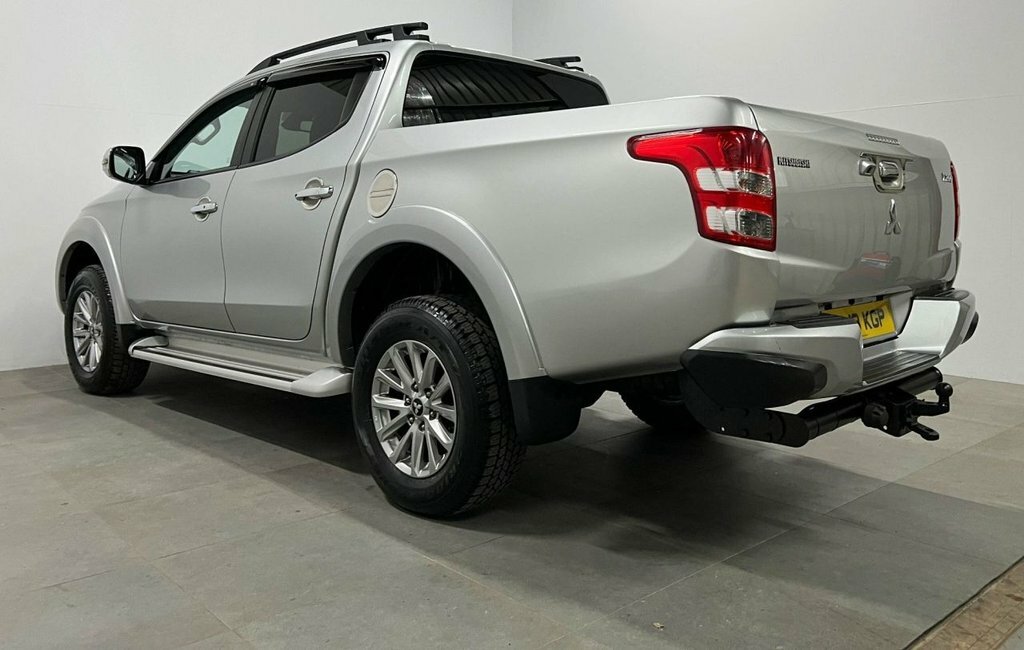 Mitsubishi L200 2.4L Dc Barbarian Black #18