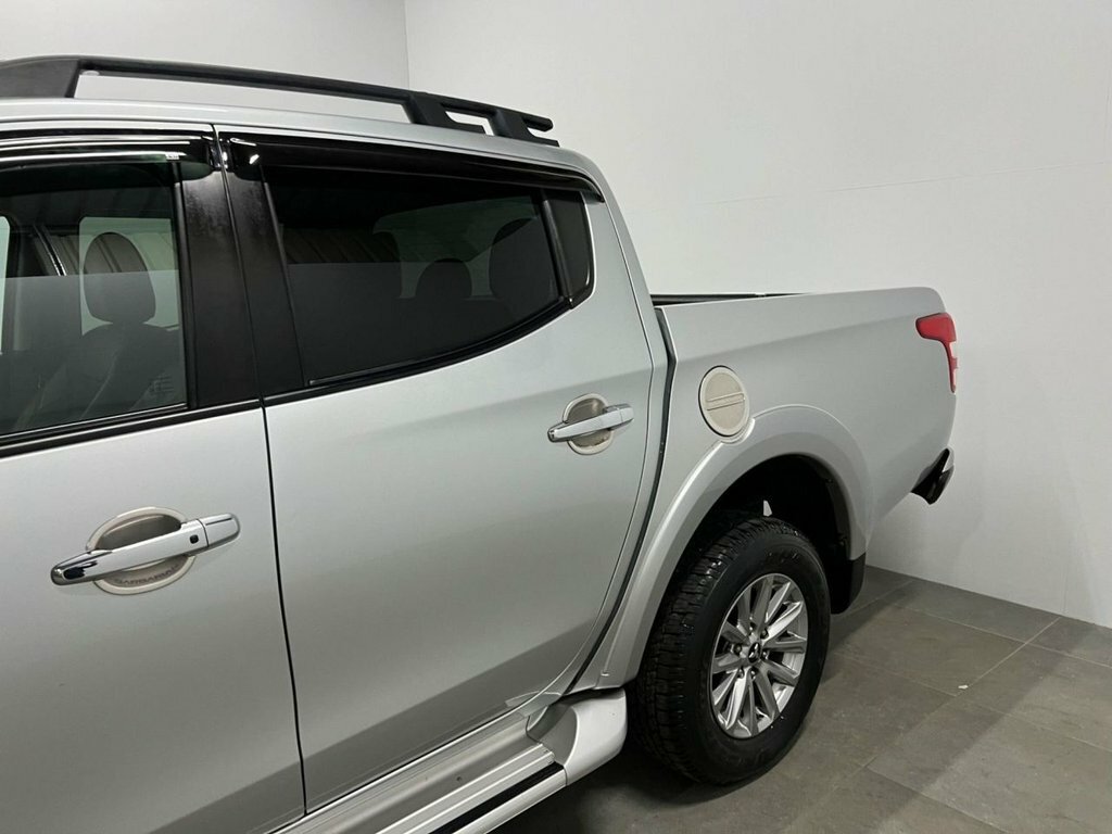 Mitsubishi L200 2.4L Dc Barbarian Black #13