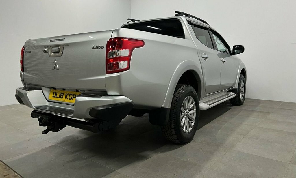 Mitsubishi L200 2.4L Dc Barbarian Black #22