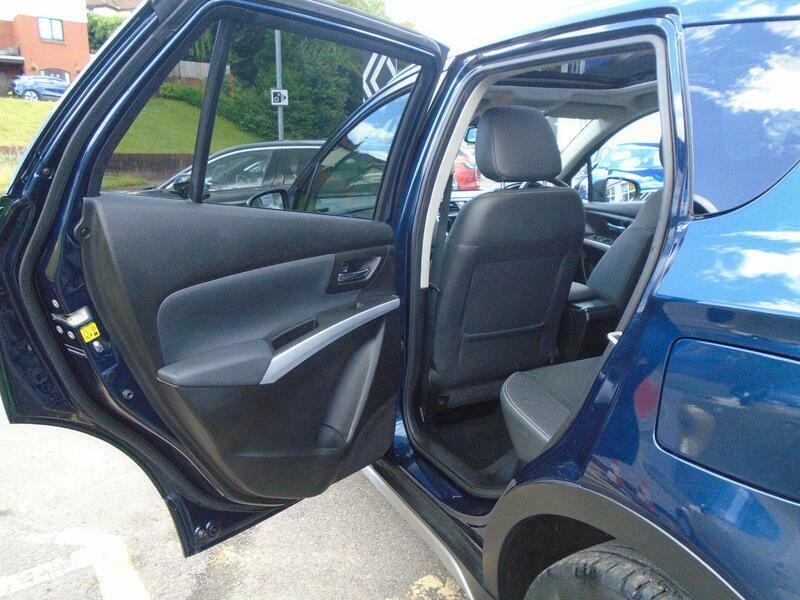 Suzuki SX4 S Cross Hatchback Blue #32