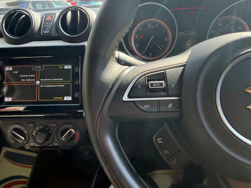 Suzuki Swift Mhev Motion Black #15