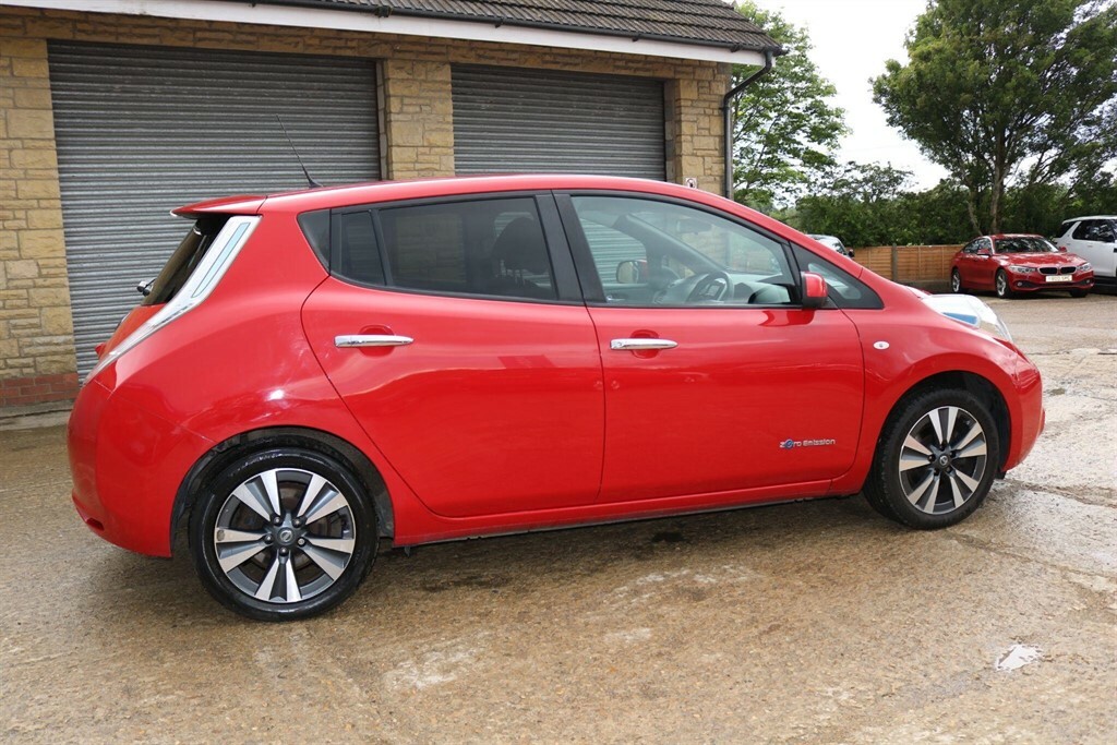 Nissan Leaf 30Kwh Tekna Red #5