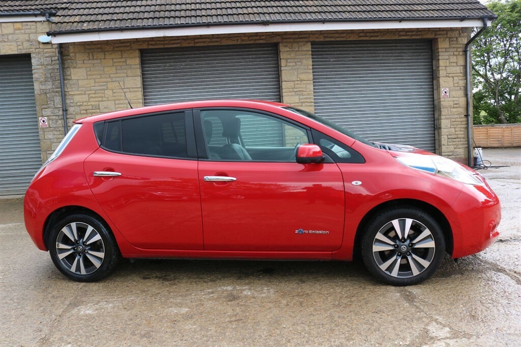 Nissan Leaf 30Kwh Tekna Red #4