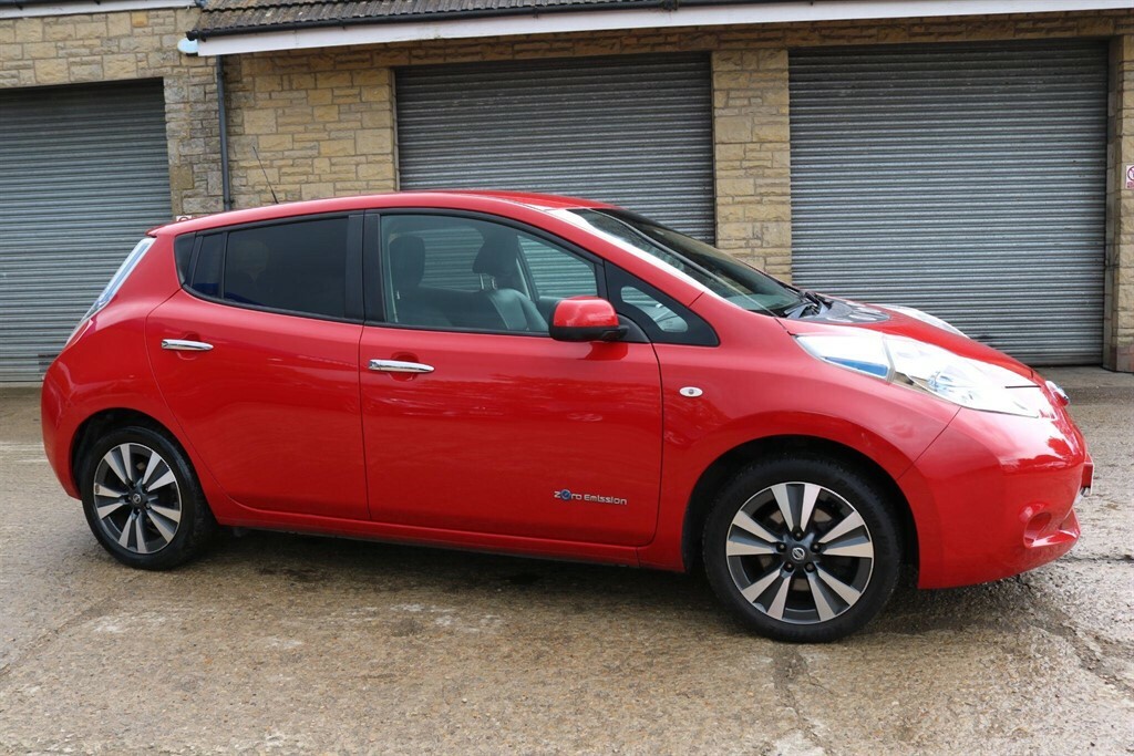 Nissan Leaf 30Kwh Tekna Red #3