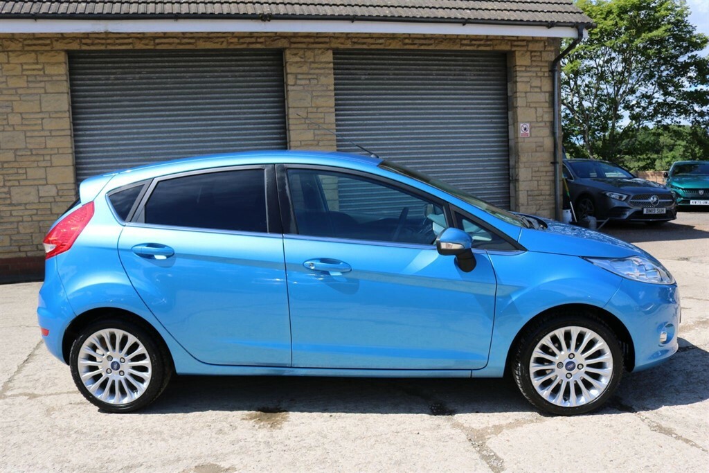 Ford Fiesta 1.4 Titanium WP11OZJ #4