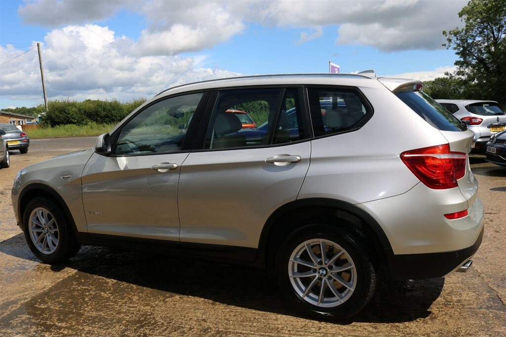 BMW X3 Estate White #11