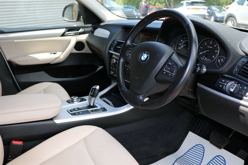 BMW X3 Estate White #17