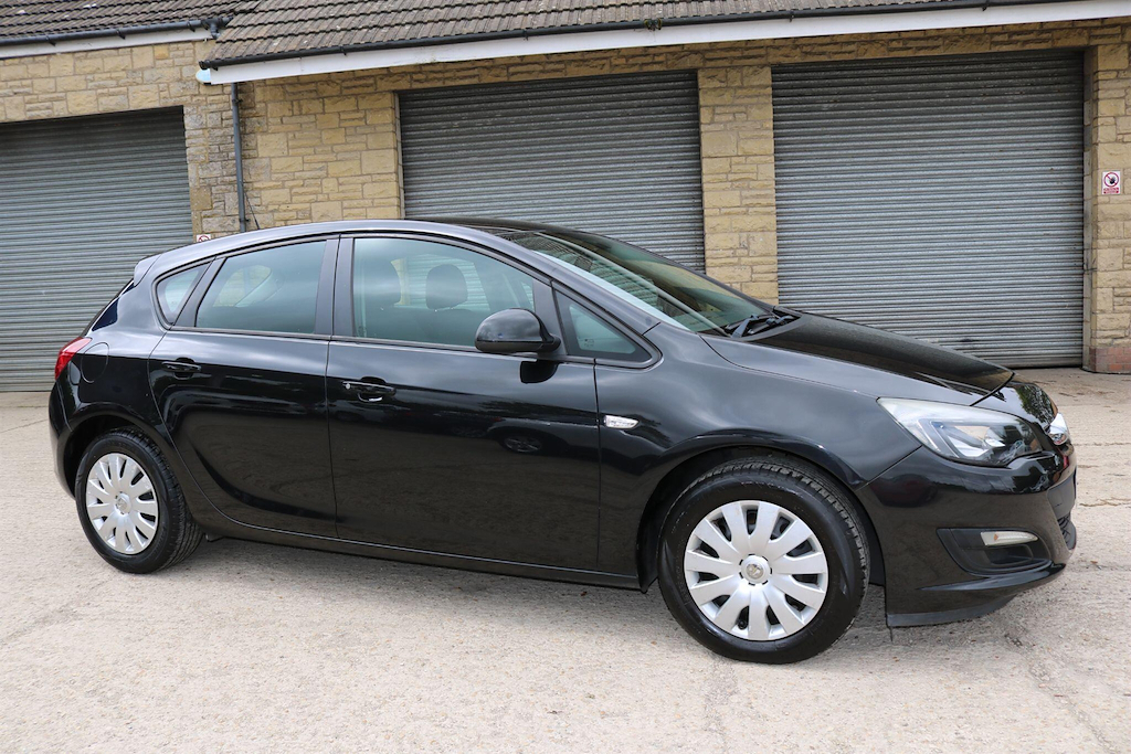 Vauxhall Astra 1.4 16V Exclusiv Euro 5 #3
