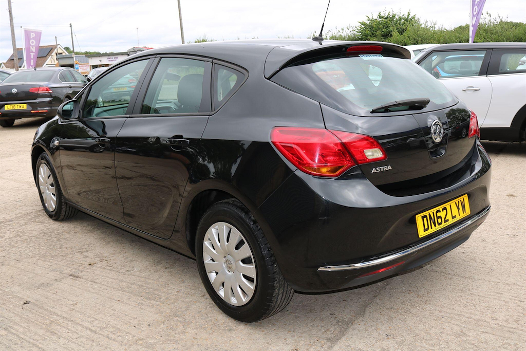 Vauxhall Astra 2.0L 2.0 Cdti Sri Euro 5 Black #9