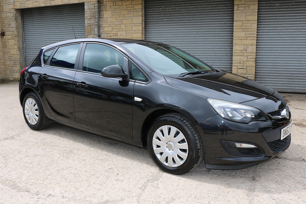 Vauxhall Astra 1.4 16V Exclusiv Euro 5 #2