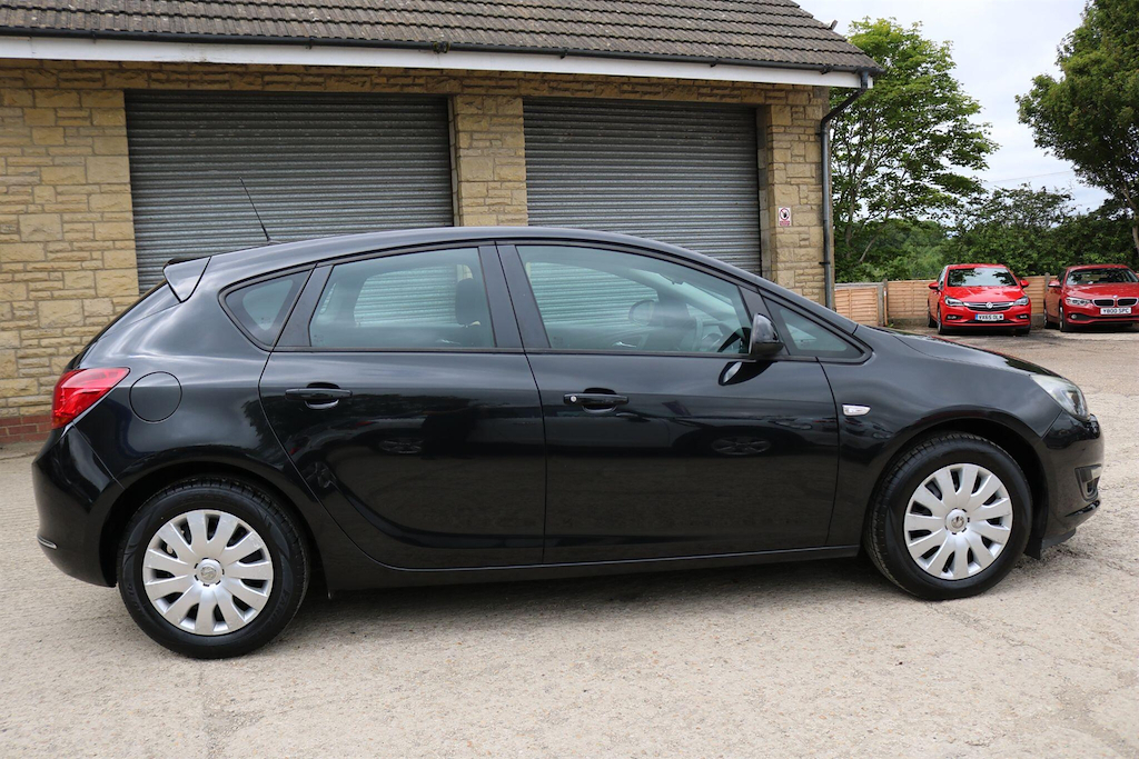 Vauxhall Astra 1.4 16V Exclusiv Euro 5 #4