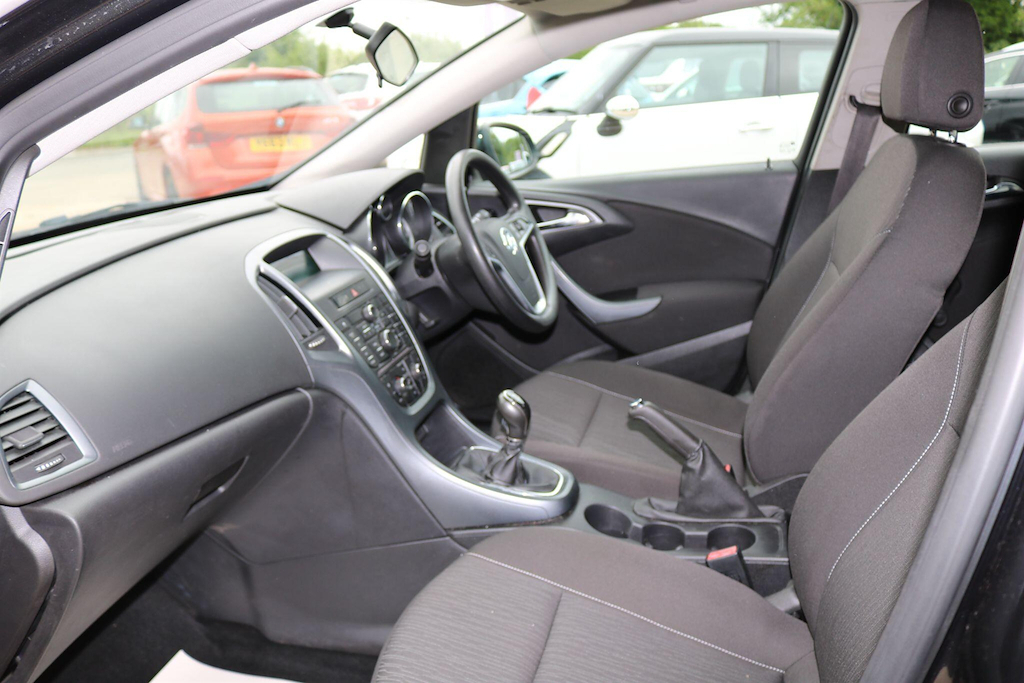 Vauxhall Astra 2.0L 2.0 Cdti Sri Euro 5 Black #18