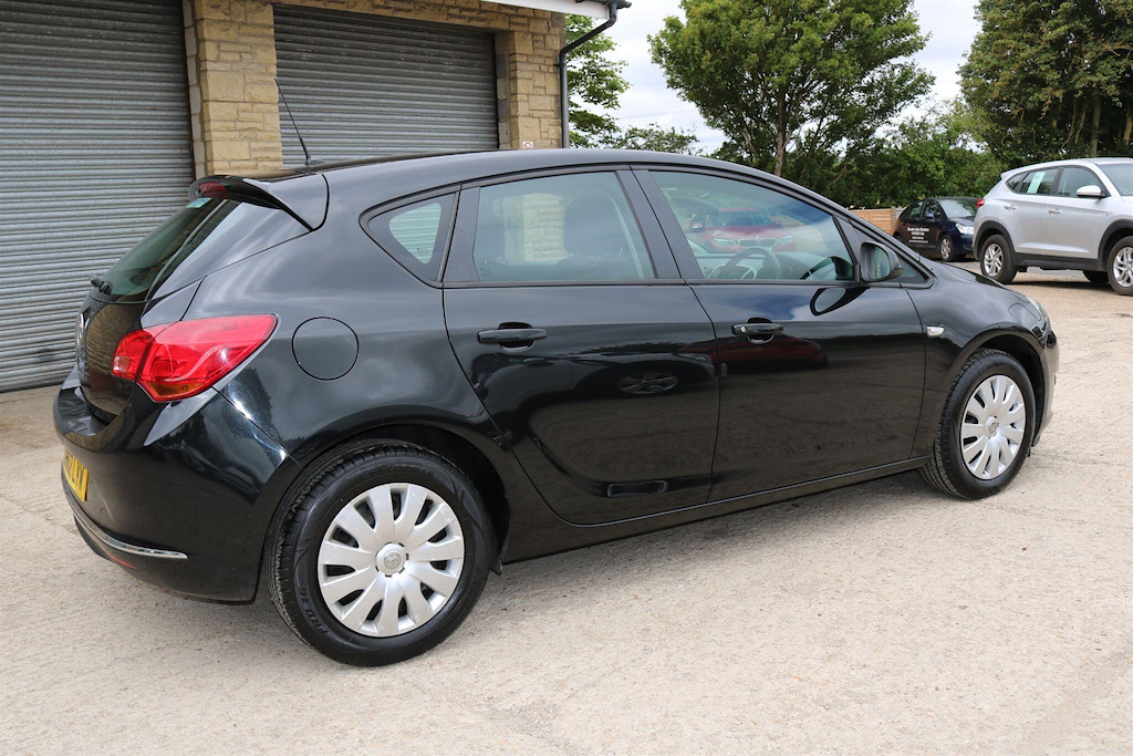 Vauxhall Astra 1.4 16V Exclusiv Euro 5 #5