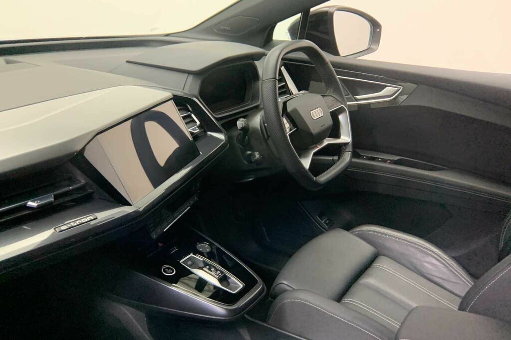 Audi Q4 E Tron Q4 S Black Edition 40 E-tron 150,00 Kw - 2023 KN73MXC Black #2