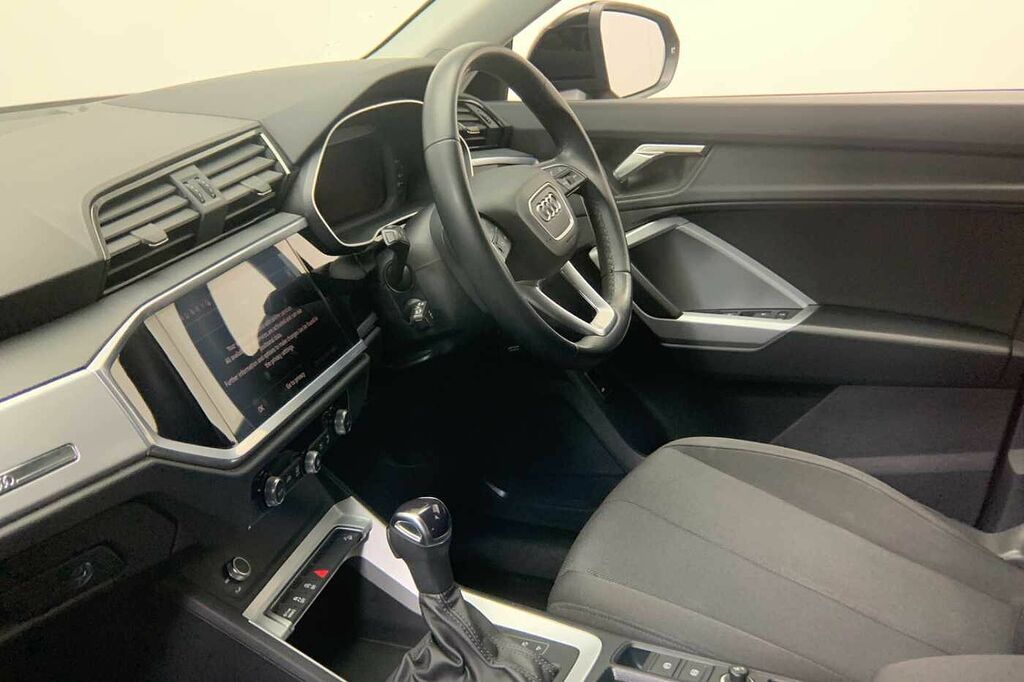 Audi Q3 Technik 35 Tfsi 150 Ps S Tronic - 2022 HG71GLK Black #2