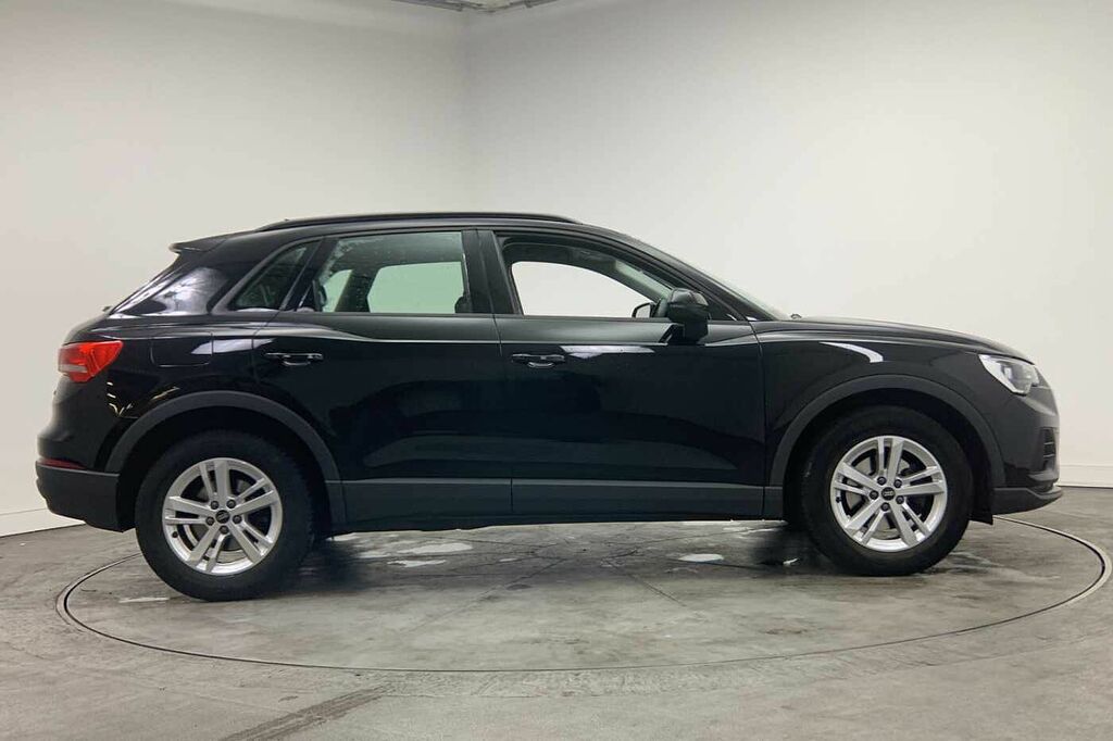 Audi Q3 Technik 35 Tfsi 150 Ps S Tronic - 2022 HG71GLK Black #4